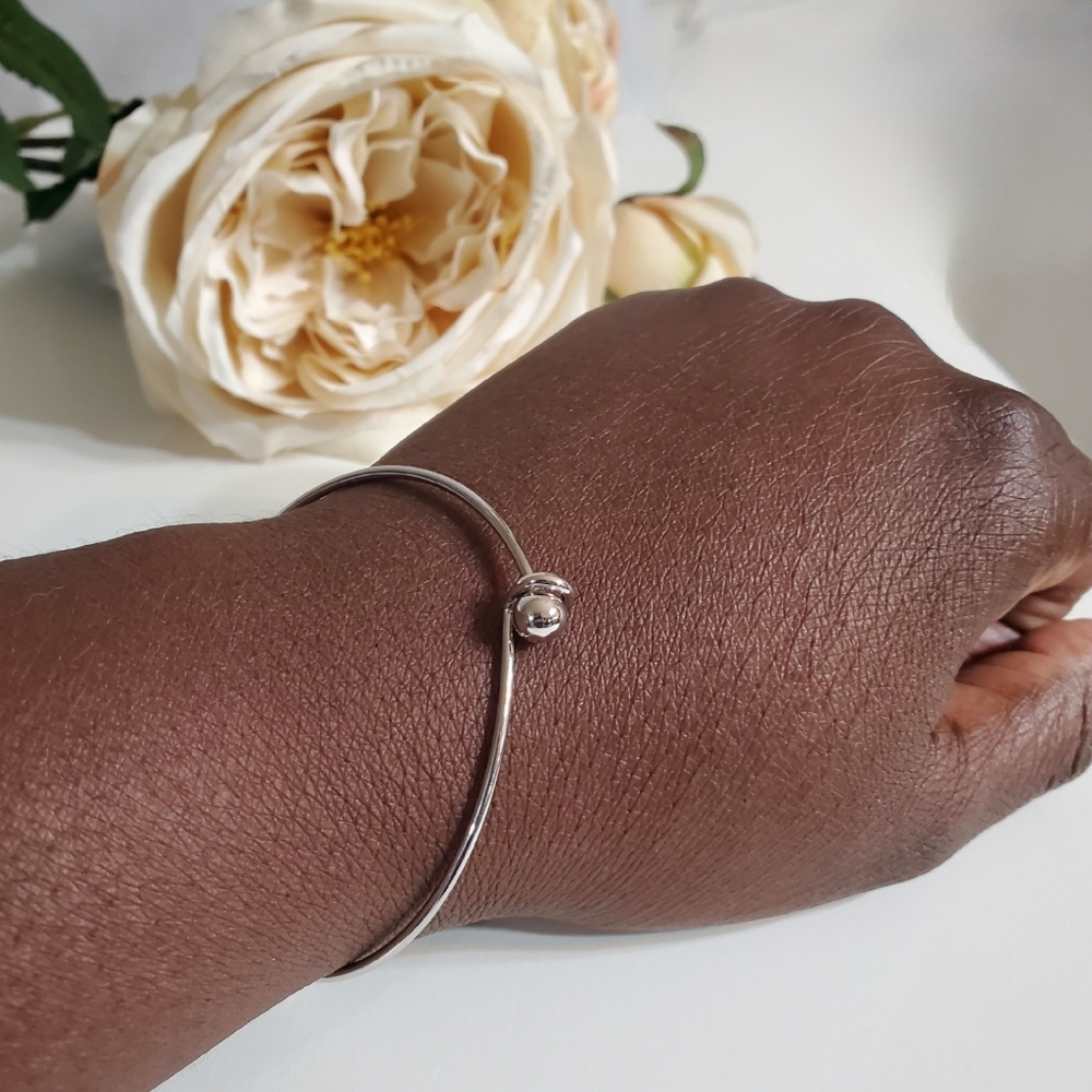 Hook & Knot Bangle